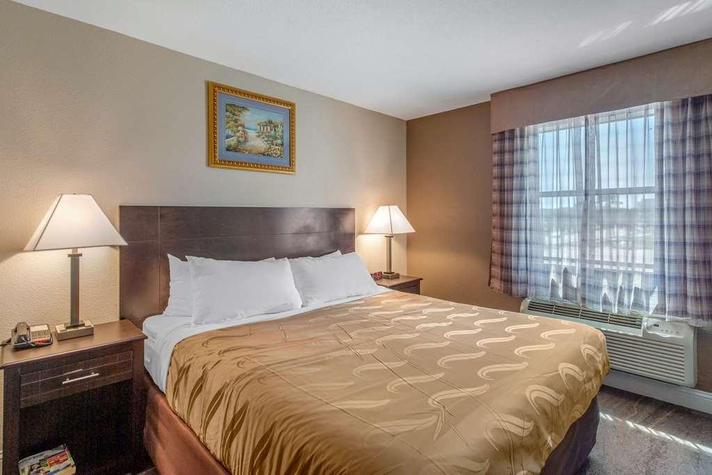 Quality Inn & Suites Port Arthur - Nederland Стая снимка