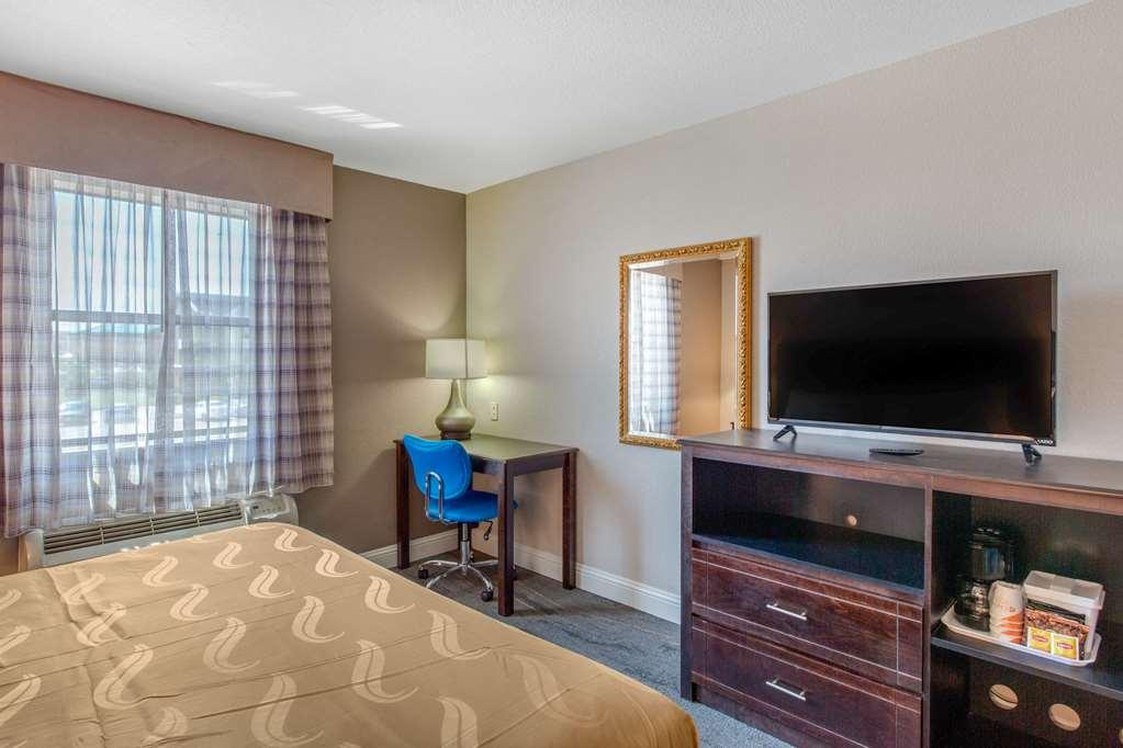 Quality Inn & Suites Port Arthur - Nederland Стая снимка