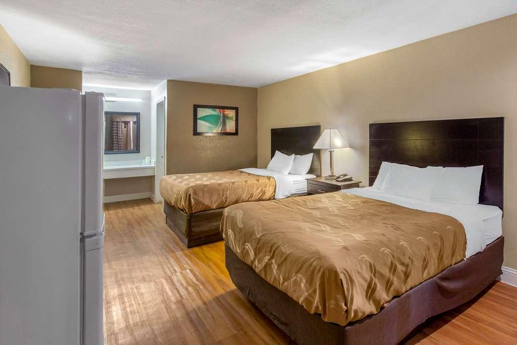 Quality Inn & Suites Port Arthur - Nederland Стая снимка
