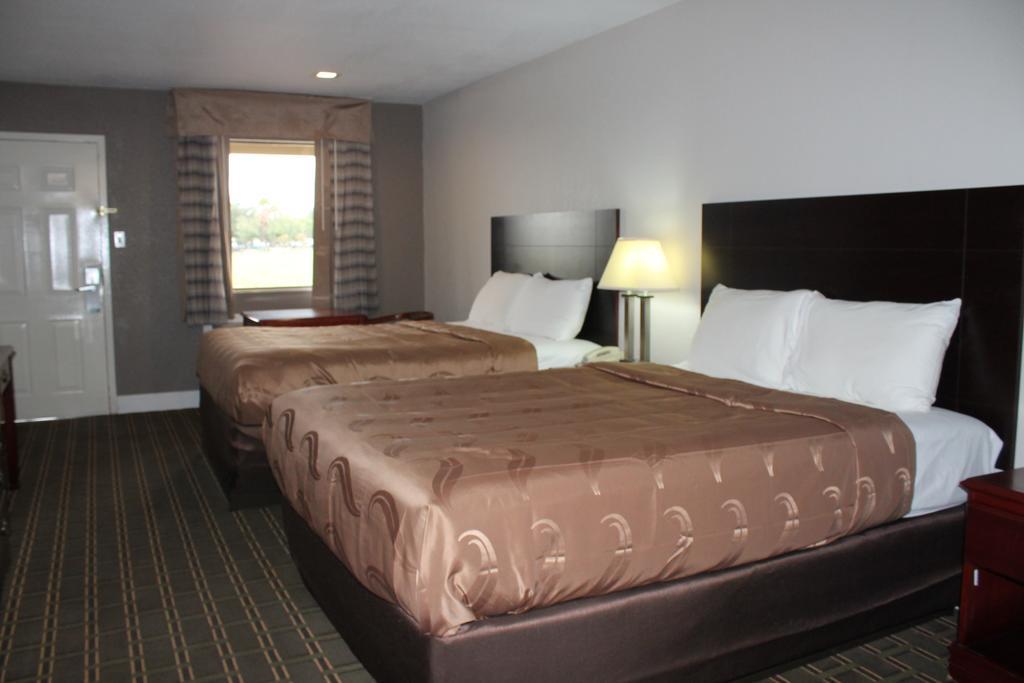 Quality Inn & Suites Port Arthur - Nederland Екстериор снимка