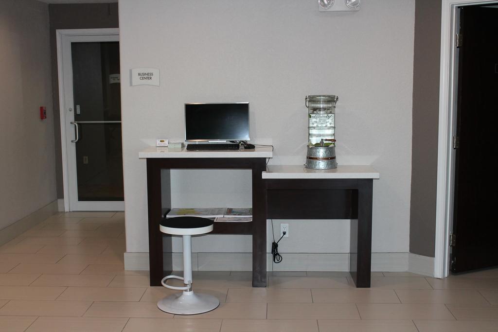 Quality Inn & Suites Port Arthur - Nederland Екстериор снимка