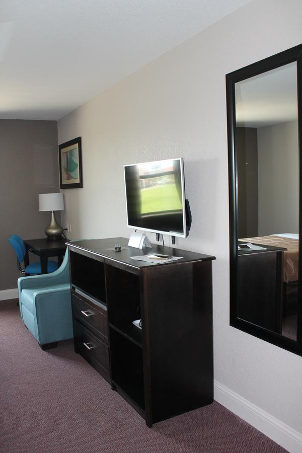 Quality Inn & Suites Port Arthur - Nederland Екстериор снимка