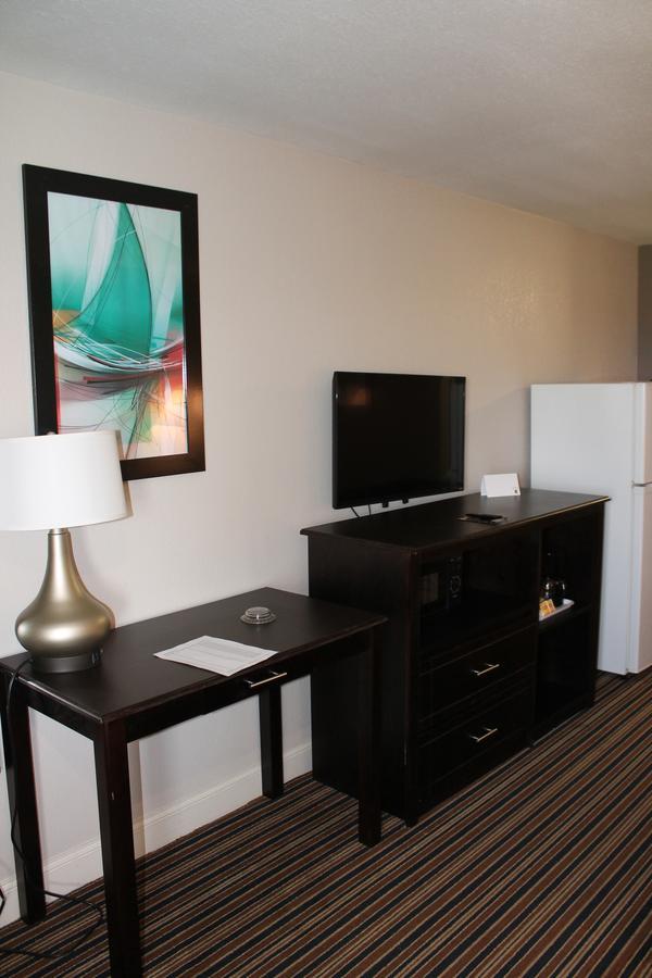 Quality Inn & Suites Port Arthur - Nederland Екстериор снимка