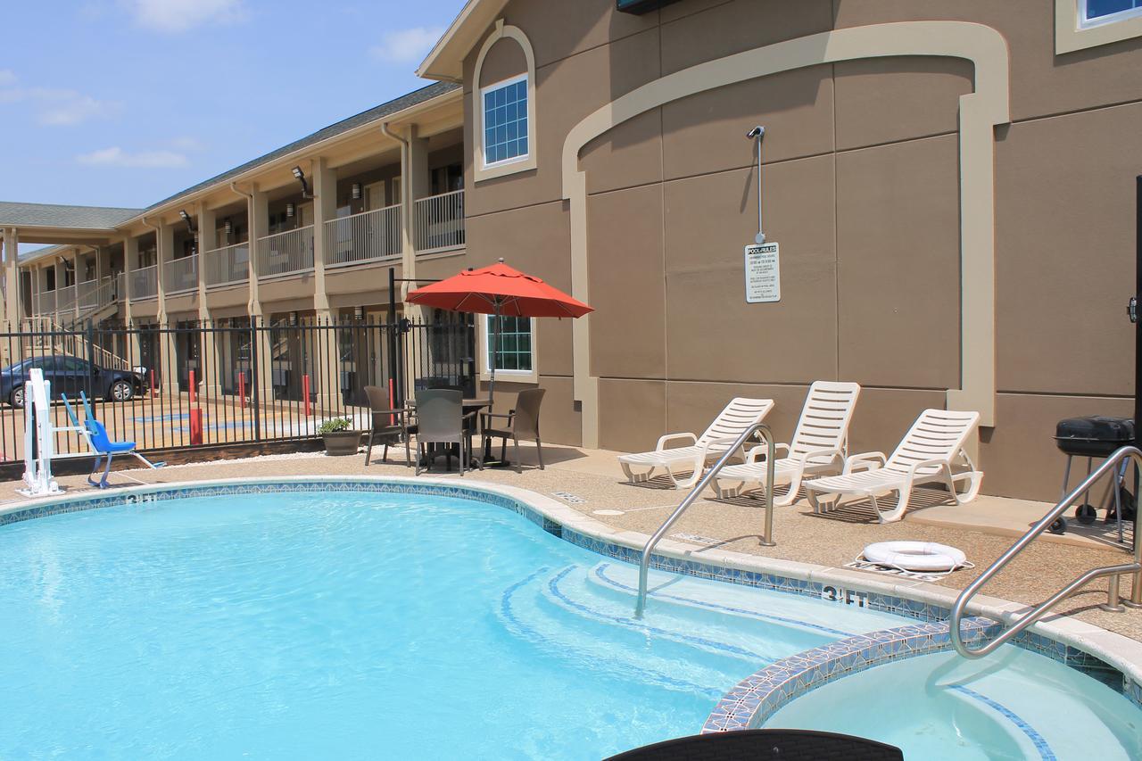 Quality Inn & Suites Port Arthur - Nederland Екстериор снимка