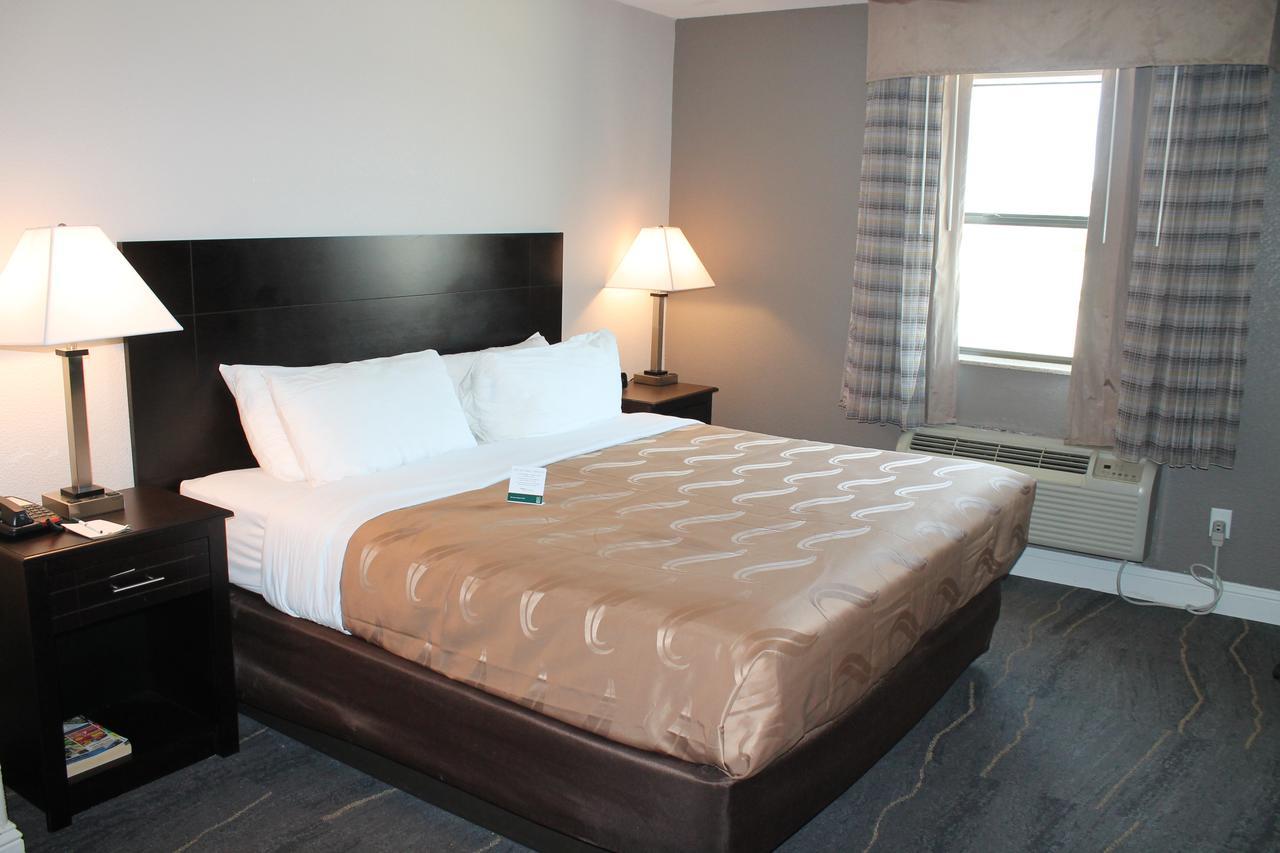 Quality Inn & Suites Port Arthur - Nederland Екстериор снимка